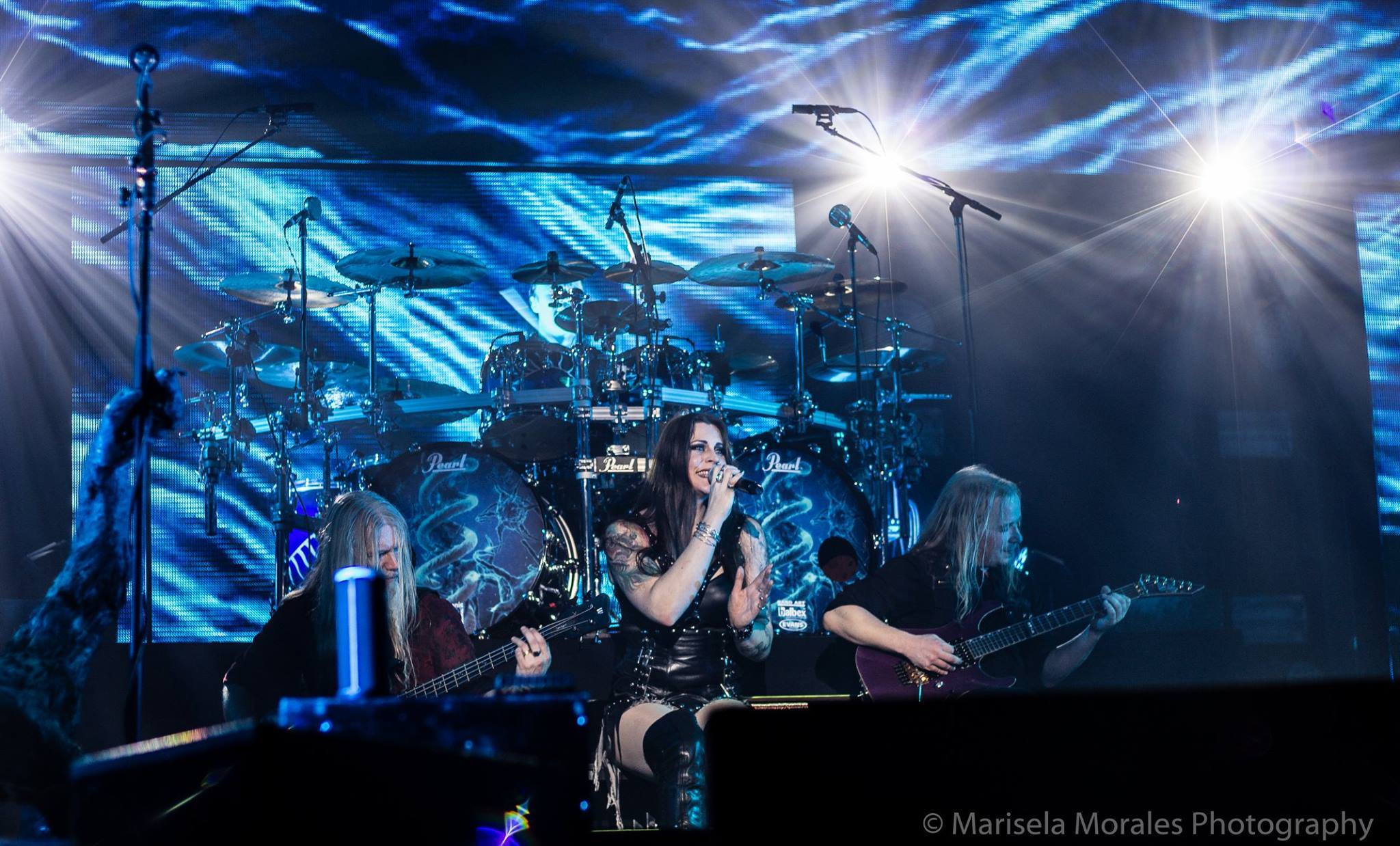 Nightwish концерт. Найтвиш гастроли 2023. Nightwish выступление. Найтвиш на сцене.